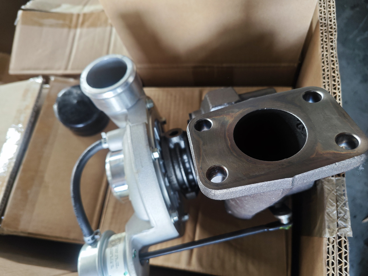 CATERPILLAR 482-0233 - Turbocompresor para Excavadora: foto 4 CATERPILLAR 482-0233 - Turbocompresor para Excavadora: foto 4