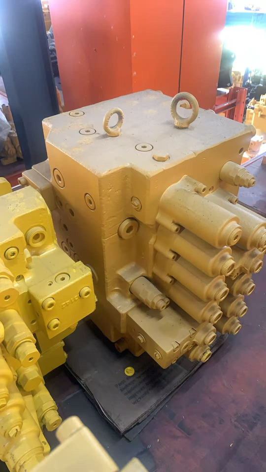 HYUNDAI R210-7 - Válvula hidráulica para Excavadora: foto 3 HYUNDAI R210-7 - Válvula hidráulica para Excavadora: foto 3