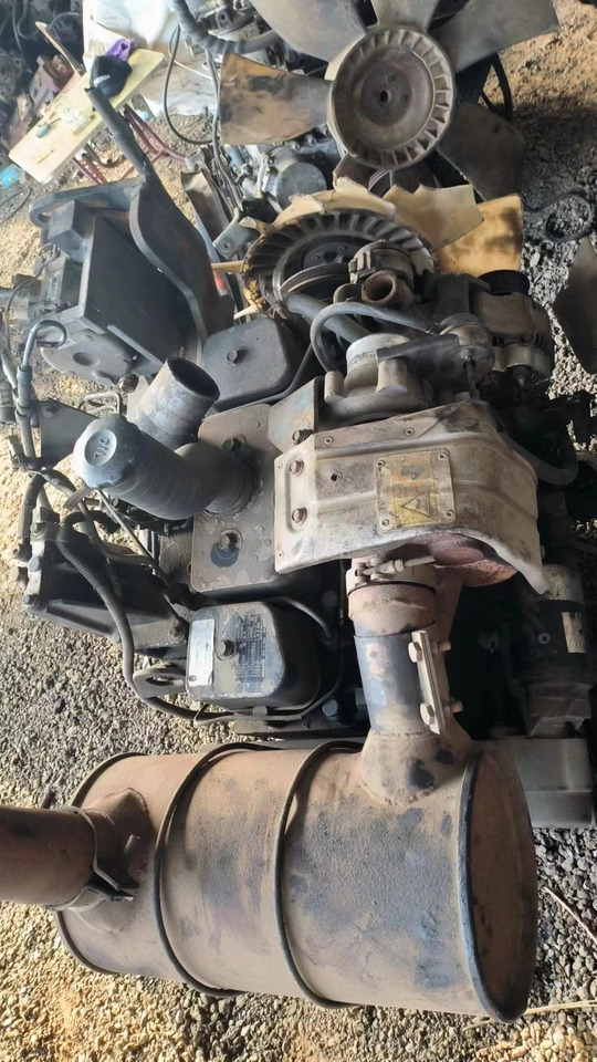 KOMATSU 4D102E-2 - Motor para Excavadora: foto 2 KOMATSU 4D102E-2 - Motor para Excavadora: foto 2