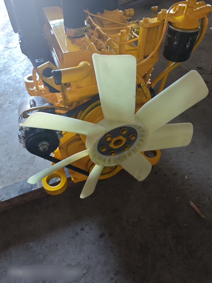 KOMATSU 4D95LE - Motor para Excavadora: foto 2 KOMATSU 4D95LE - Motor para Excavadora: foto 2