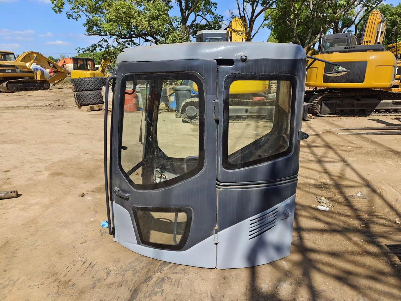KOMATSU PC78US-6 - Cabina para Excavadora: foto 2 KOMATSU PC78US-6 - Cabina para Excavadora: foto 2