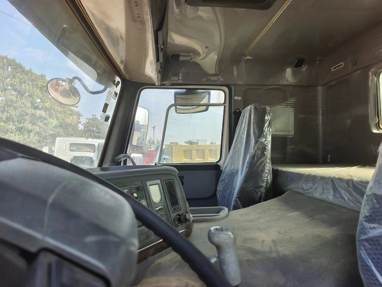 SINOTRUK 20 CBM,6×4 - Camión cisterna: foto 4 SINOTRUK 20 CBM,6×4 - Camión cisterna: foto 4