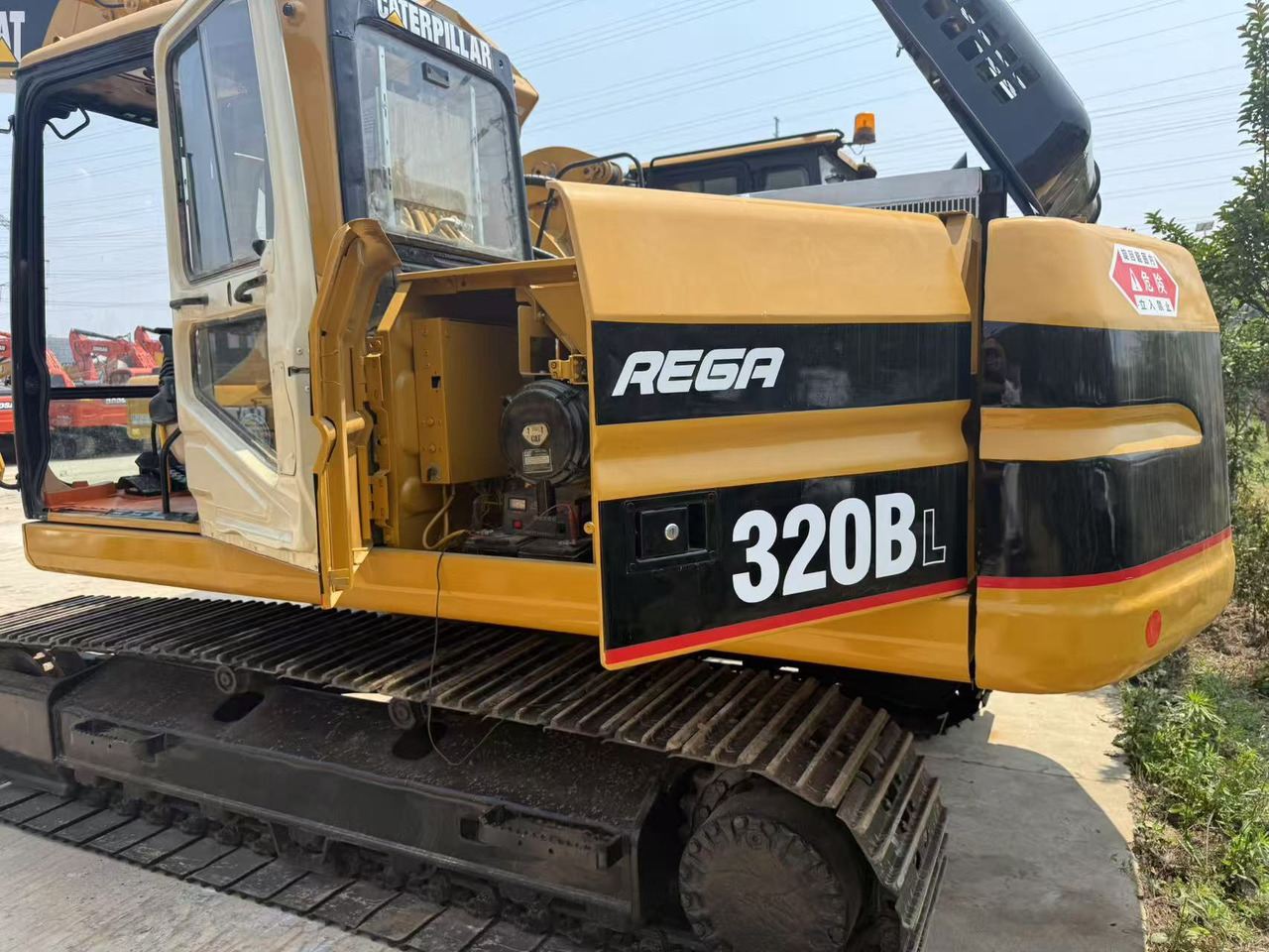 CATERPILLAR 320B - Excavadora de cadenas: foto 1 CATERPILLAR 320B - Excavadora de cadenas: foto 1