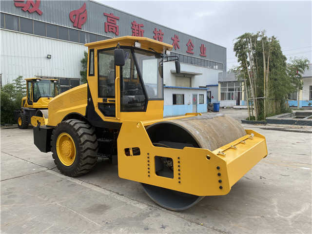 China Made Small Size Road Roller , Brand New Roller , New Compactor Machines - Apisonadora de asfalto: foto 3 China Made Small Size Road Roller , Brand New Roller , New Compactor Machines - Apisonadora de asfalto: foto 3