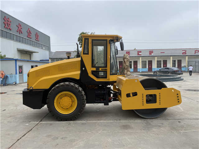 China Made Small Size Road Roller , Brand New Roller , New Compactor Machines - Apisonadora de asfalto: foto 4 China Made Small Size Road Roller , Brand New Roller , New Compactor Machines - Apisonadora de asfalto: foto 4