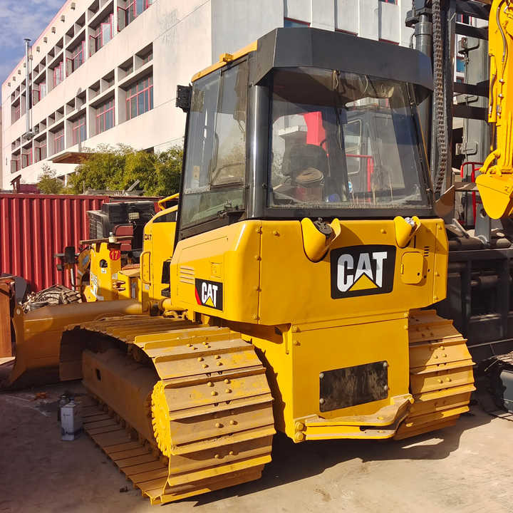 Good Condition D3K Bulldozer Used Crawler Bulldozer with Parts Price Bulldozers - Bulldozer: foto 3 Good Condition D3K Bulldozer Used Crawler Bulldozer with Parts Price Bulldozers - Bulldozer: foto 3