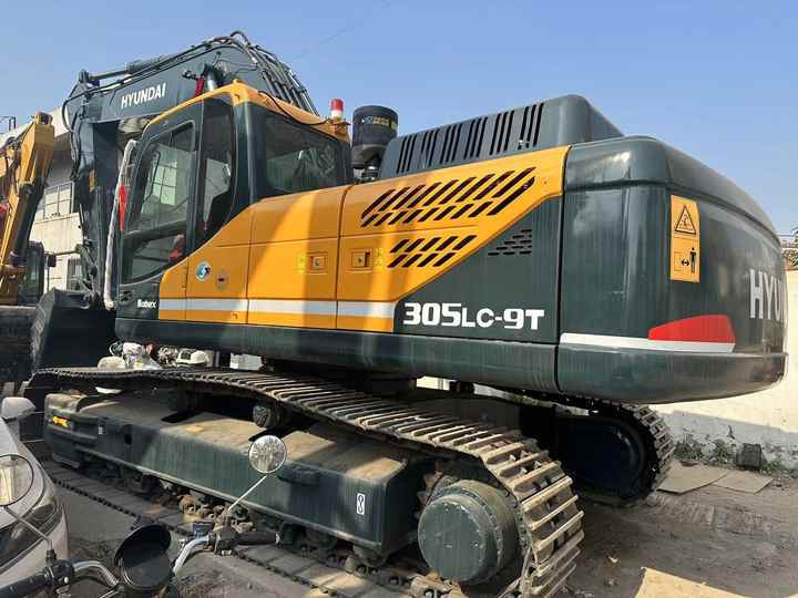 Heavy-Duty Hyundai 305 Excavator for Mining & Construction - Well-Maintained, Warranty Included - Excavadora de cadenas: foto 1 Heavy-Duty Hyundai 305 Excavator for Mining & Construction - Well-Maintained, Warranty Included - Excavadora de cadenas: foto 1