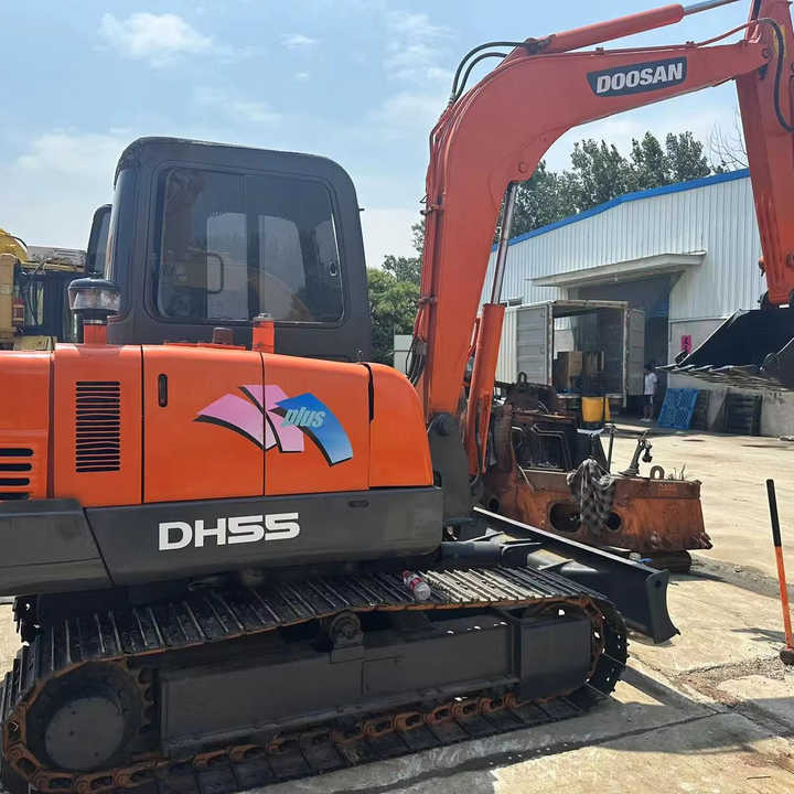 Low Shipping Used Excavator Doosan DH55 Good Condition with Low Hours - Excavadora de cadenas: foto 1 Low Shipping Used Excavator Doosan DH55 Good Condition with Low Hours - Excavadora de cadenas: foto 1
