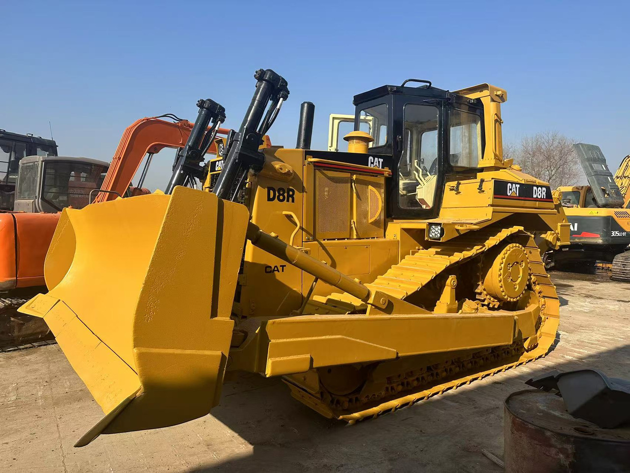 CATERPILLAR Used Bulldozer D8R Hotsale D6R D7G - Maquinaria de construcción: foto 1 CATERPILLAR Used Bulldozer D8R Hotsale D6R D7G - Maquinaria de construcción: foto 1