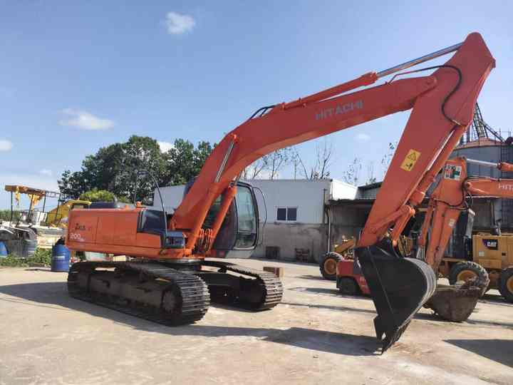 Original Japan Hitachi ZX200-5 Excavator Hitachi Excavator in Low Price for Hot Sale - Excavadora de cadenas: foto 4 Original Japan Hitachi ZX200-5 Excavator Hitachi Excavator in Low Price for Hot Sale - Excavadora de cadenas: foto 4