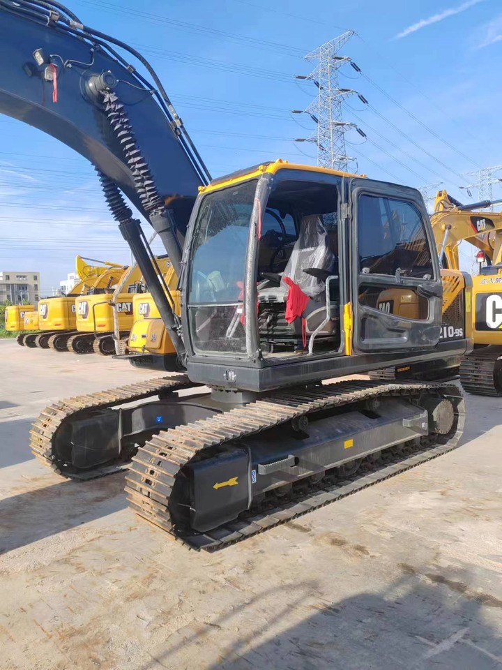Second-hand EXCAVATOR Hyundai 210-9 Hotsale - Excavadora: foto 2 Second-hand EXCAVATOR Hyundai 210-9 Hotsale - Excavadora: foto 2