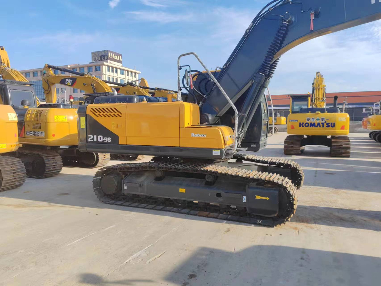 Second-hand EXCAVATOR Hyundai 210-9 Hotsale - Excavadora: foto 3 Second-hand EXCAVATOR Hyundai 210-9 Hotsale - Excavadora: foto 3