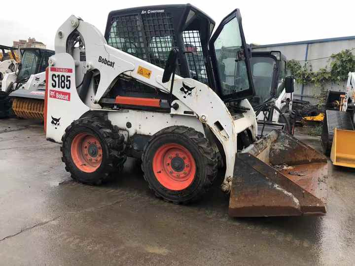 Used Bob Cat Bob Cat S185 Used Mini Skid Steer Wheel Loader Multifunctional Track Loaders Bobcat - Cargadora de ruedas: foto 5 Used Bob Cat Bob Cat S185 Used Mini Skid Steer Wheel Loader Multifunctional Track Loaders Bobcat - Cargadora de ruedas: foto 5
