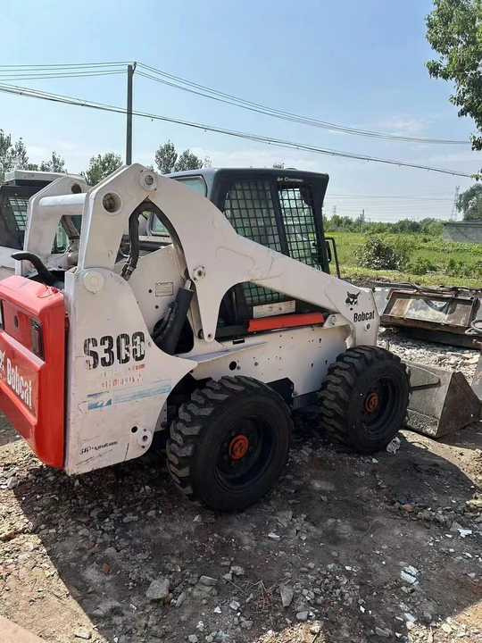 Used Bob Cat Bob Cat S300 Used Skid Steer Wheel Loader Multifunctional Track Loaders Bobcat - Cargadora de ruedas: foto 3 Used Bob Cat Bob Cat S300 Used Skid Steer Wheel Loader Multifunctional Track Loaders Bobcat - Cargadora de ruedas: foto 3