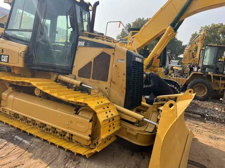 Used Cat Mini Bulldozer D5k Cat Dozers - Bulldozer: foto 2 Used Cat Mini Bulldozer D5k Cat Dozers - Bulldozer: foto 2