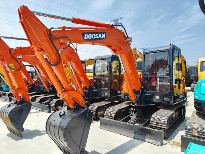 Used Digger Doosan Dh55 Construction Machinery Construction Digger Used Doosan Dh55 Cheap Excavator - Excavadora de cadenas: foto 3 Used Digger Doosan Dh55 Construction Machinery Construction Digger Used Doosan Dh55 Cheap Excavator - Excavadora de cadenas: foto 3