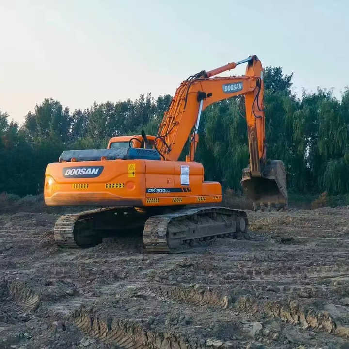 Excavadora Used Doosan Dx300LC Model Excavator Second Hand Machine Popular Brand Korean Doosan Hydraulic Machinery: foto 1