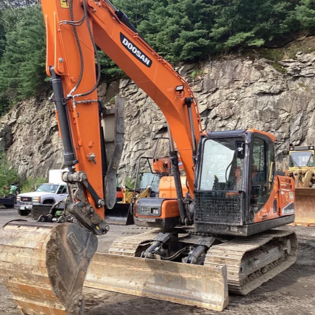 Used Excavator Doosan DX140 Excavators Mini Equipment Earth Moving Machinery Doosan Digger Excavator for Sale - Excavadora de cadenas: foto 1 Used Excavator Doosan DX140 Excavators Mini Equipment Earth Moving Machinery Doosan Digger Excavator for Sale - Excavadora de cadenas: foto 1