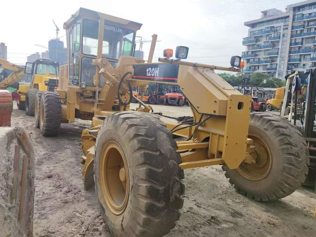 CATERPILLAR 120H - Grader: foto 2 CATERPILLAR 120H - Grader: foto 2