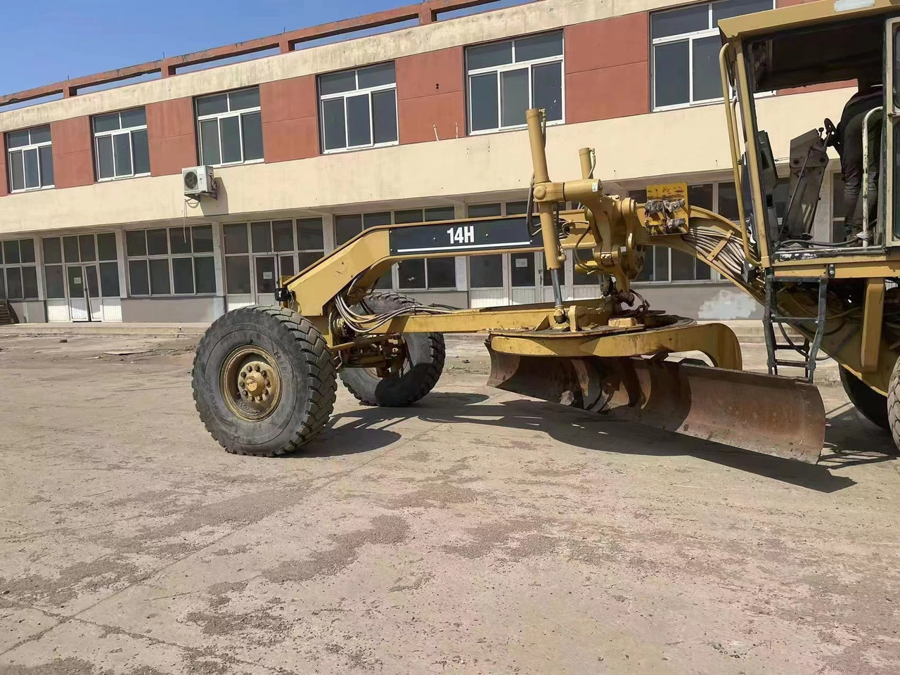 CATERPILLAR 14H - Grader: foto 2 CATERPILLAR 14H - Grader: foto 2