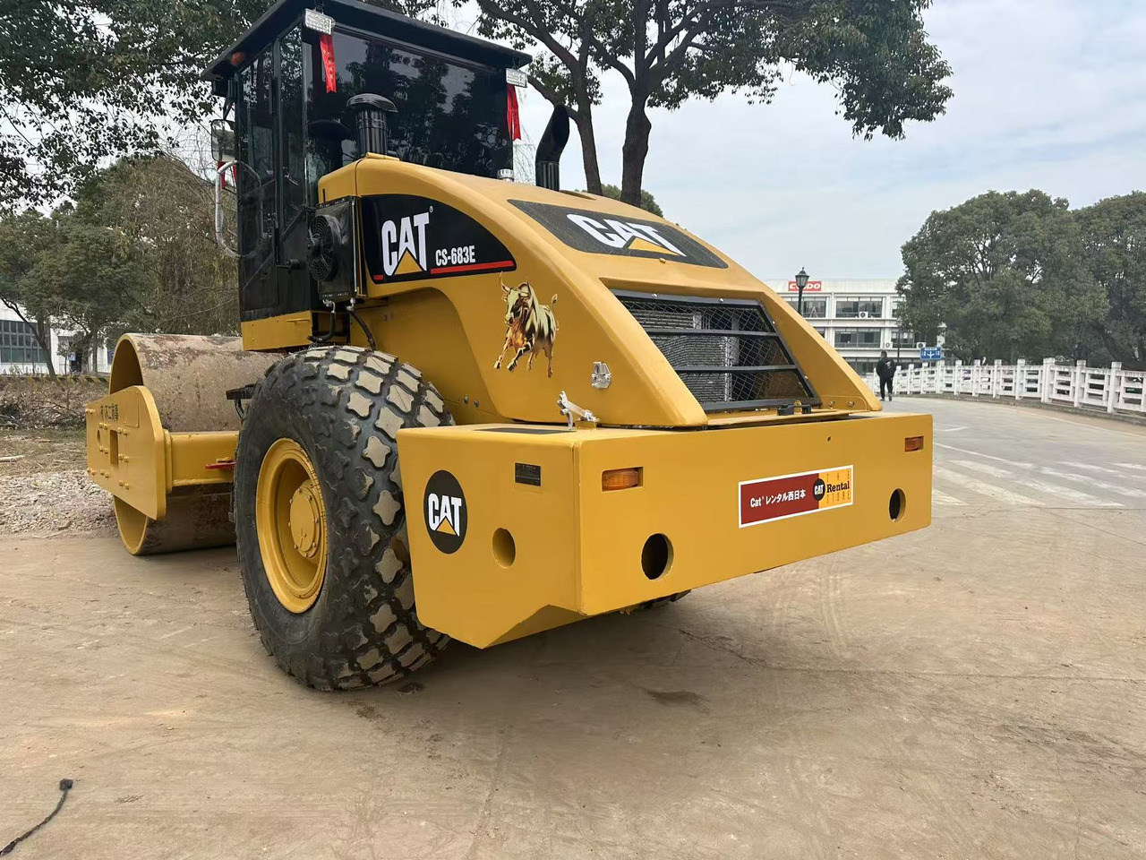 CATERPILLAR CS683E - Apisonadora de asfalto: foto 2 CATERPILLAR CS683E - Apisonadora de asfalto: foto 2