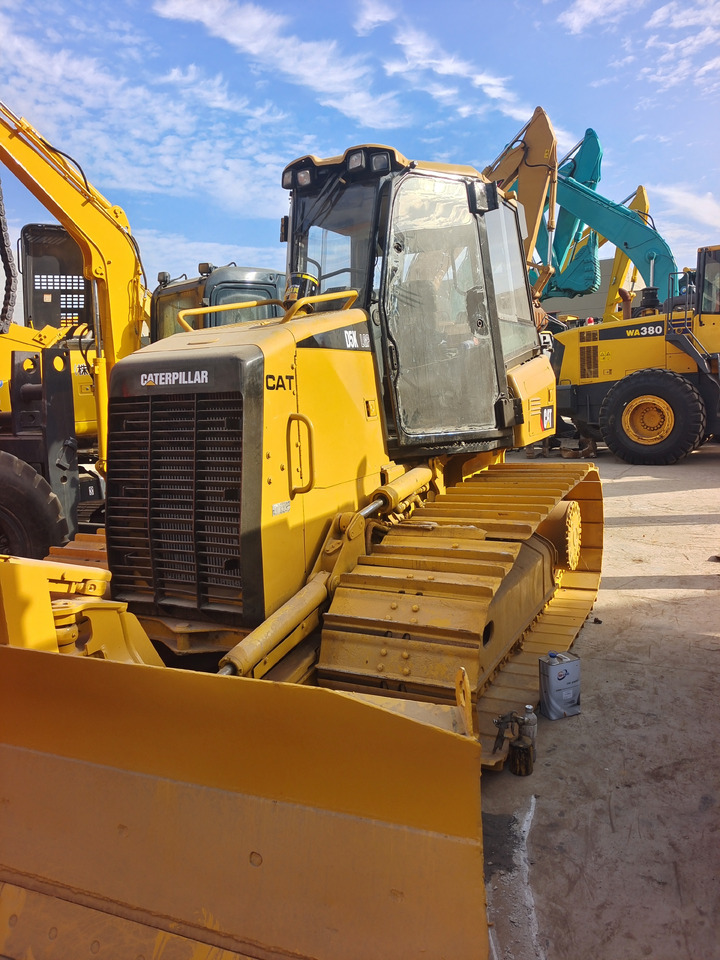 CATERPILLAR D3K - Bulldozer: foto 1 CATERPILLAR D3K - Bulldozer: foto 1