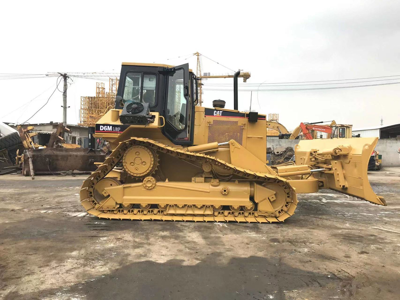 CATERPILLAR D6M - Bulldozer: foto 1 CATERPILLAR D6M - Bulldozer: foto 1