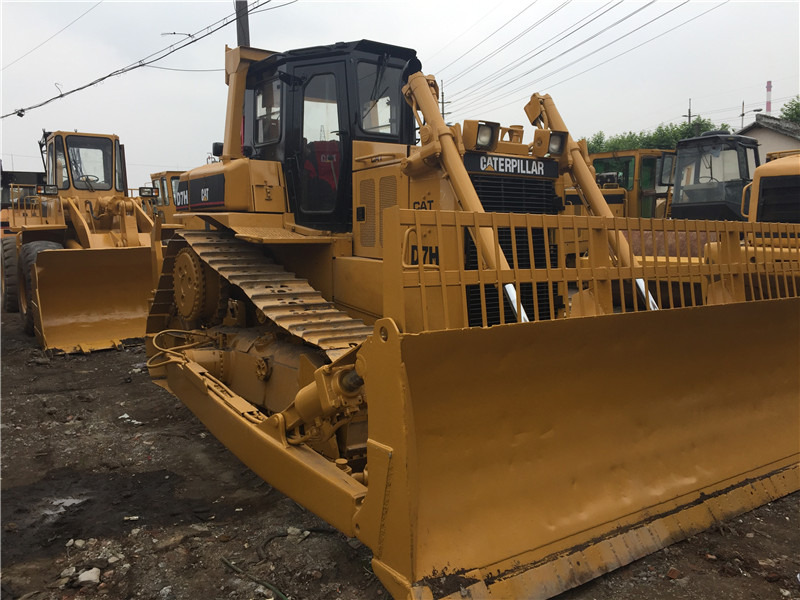 CATERPILLAR D7H - Bulldozer: foto 1 CATERPILLAR D7H - Bulldozer: foto 1
