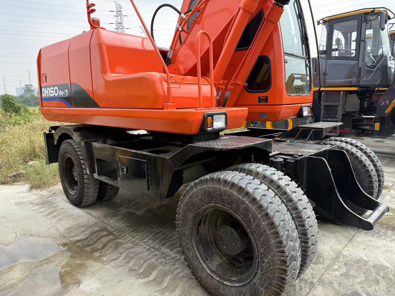 DOOSAN DH150W-7 - Excavadora de ruedas: foto 4 DOOSAN DH150W-7 - Excavadora de ruedas: foto 4
