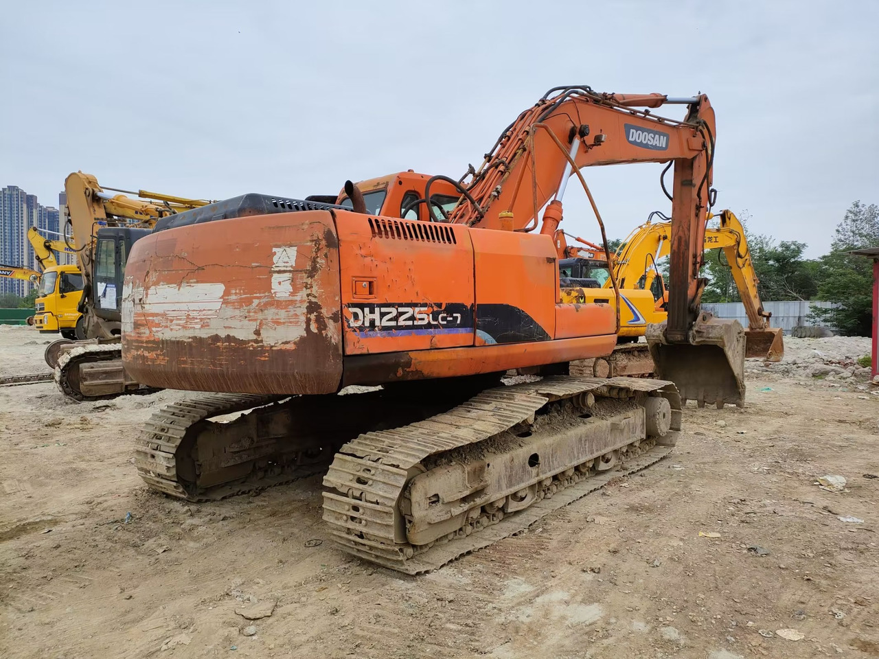 DOOSAN DH225LC-7 - Excavadora de cadenas: foto 1 DOOSAN DH225LC-7 - Excavadora de cadenas: foto 1