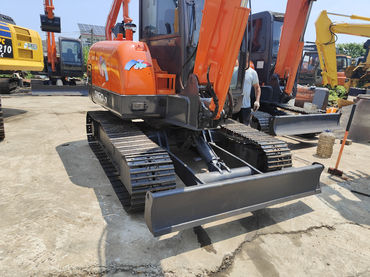 DOOSAN DH60-7 - Excavadora de cadenas: foto 4 DOOSAN DH60-7 - Excavadora de cadenas: foto 4