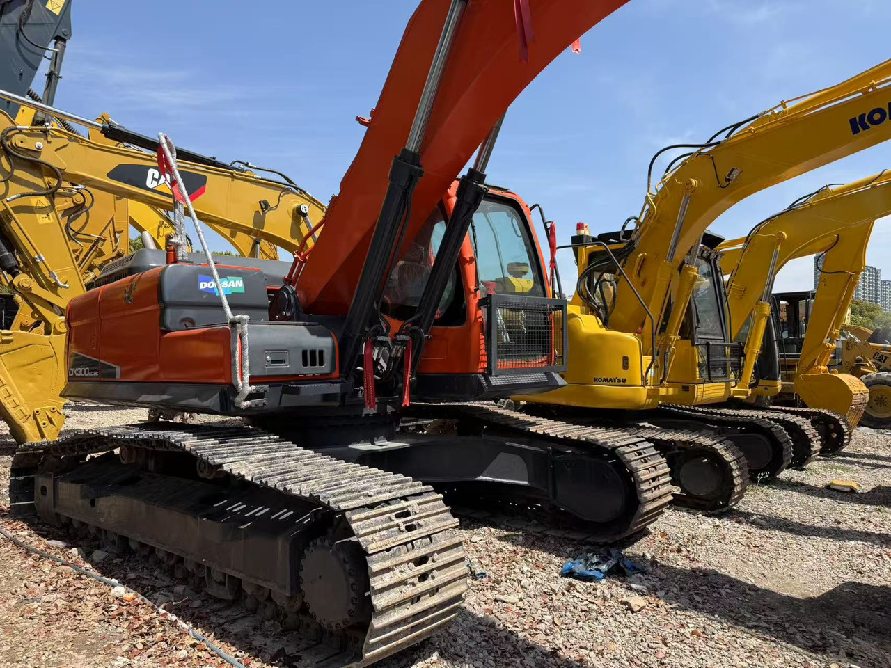 DOOSAN DX300LC-9C - Excavadora de cadenas: foto 4 DOOSAN DX300LC-9C - Excavadora de cadenas: foto 4