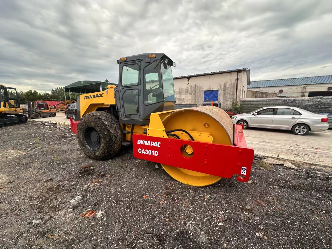 DYNAPAC CA301D - Apisonadora de asfalto: foto 3 DYNAPAC CA301D - Apisonadora de asfalto: foto 3