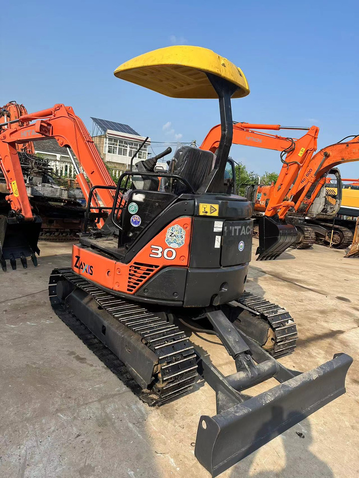 HITACHI ZX30 - Excavadora de cadenas: foto 4 HITACHI ZX30 - Excavadora de cadenas: foto 4