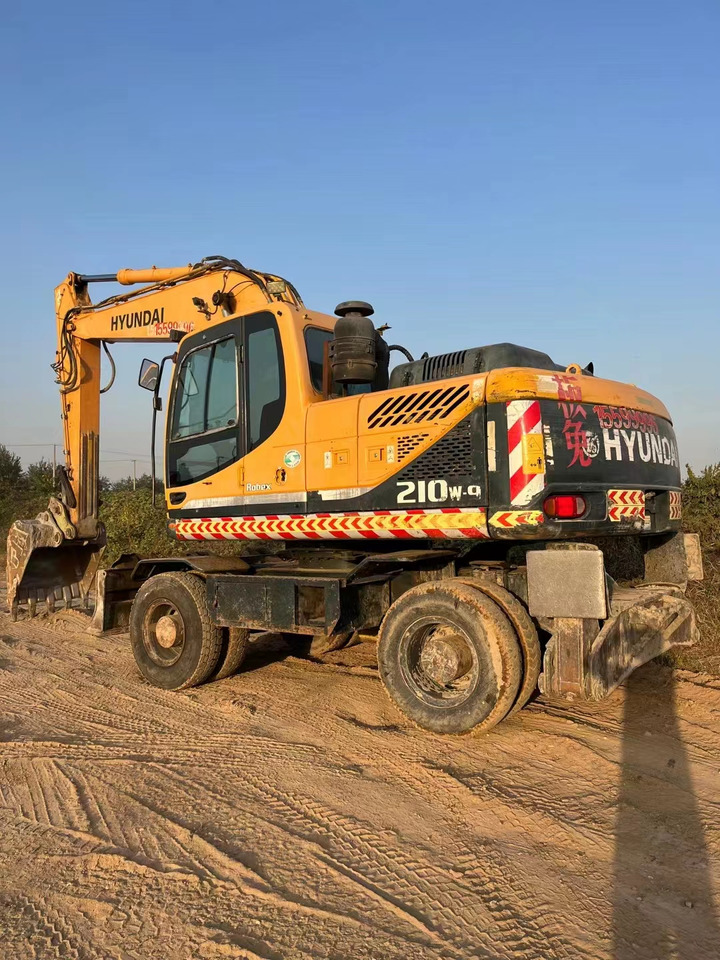 HYUNDAI R210W-9 - Excavadora de ruedas: foto 2 HYUNDAI R210W-9 - Excavadora de ruedas: foto 2