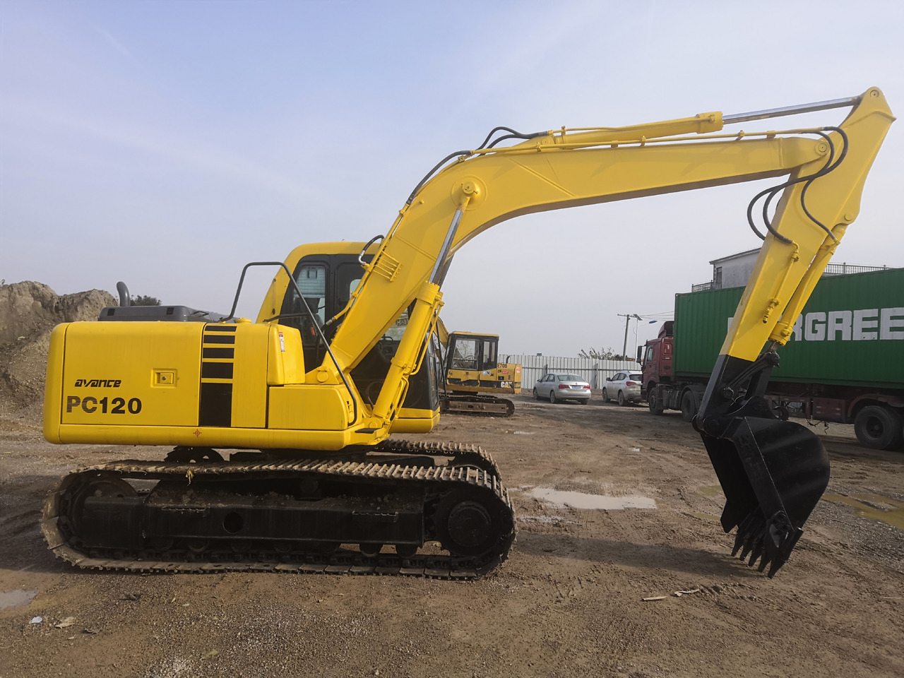 KOMATSU PC120-6 - Excavadora de cadenas: foto 2 KOMATSU PC120-6 - Excavadora de cadenas: foto 2