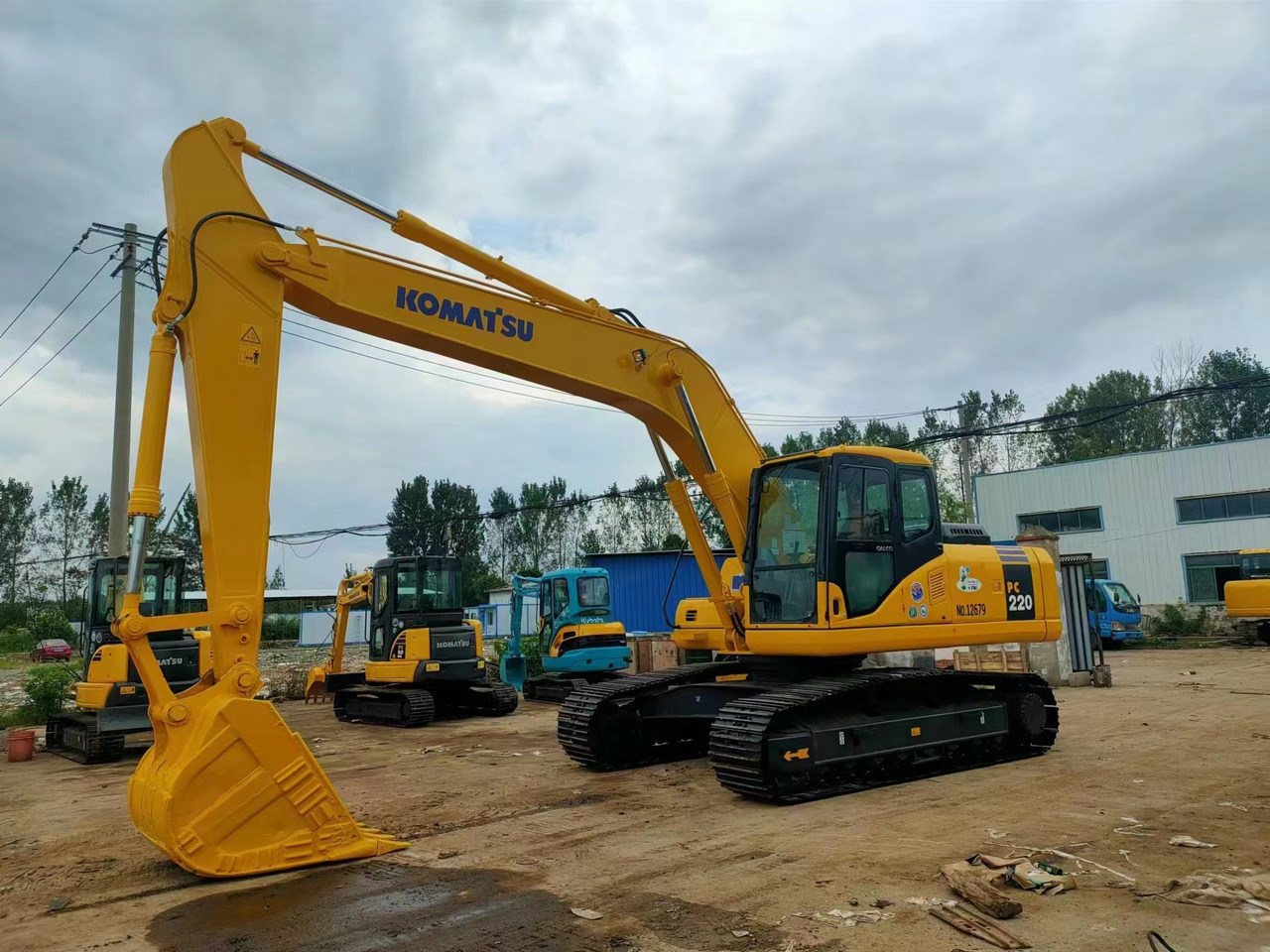 KOMATSU PC220-7 - Excavadora de cadenas: foto 1 KOMATSU PC220-7 - Excavadora de cadenas: foto 1