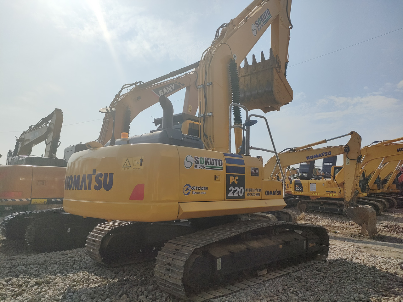 KOMATSU PC220-8 - Excavadora de cadenas: foto 3 KOMATSU PC220-8 - Excavadora de cadenas: foto 3