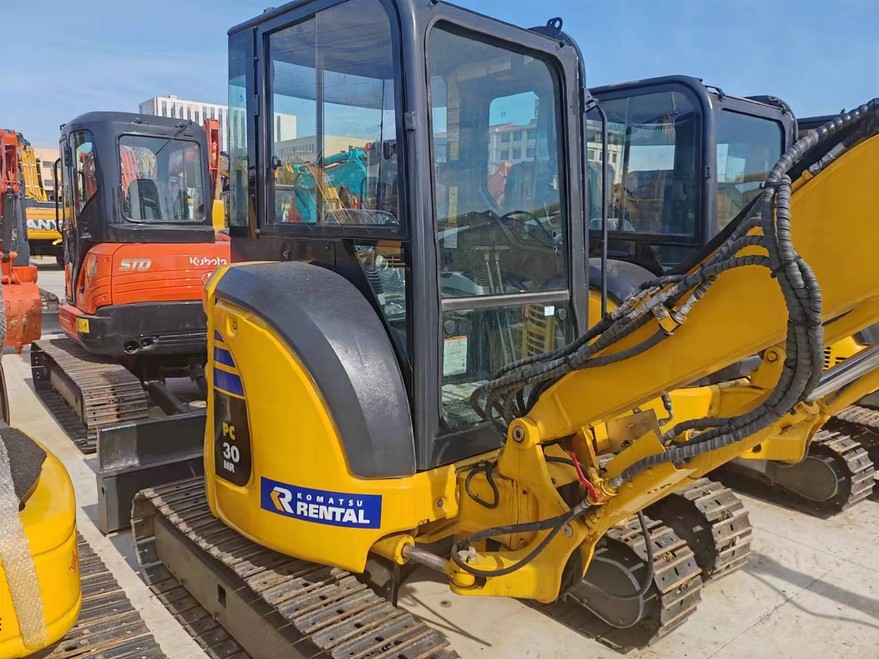 KOMATSU PC30 - Excavadora de cadenas: foto 1 KOMATSU PC30 - Excavadora de cadenas: foto 1