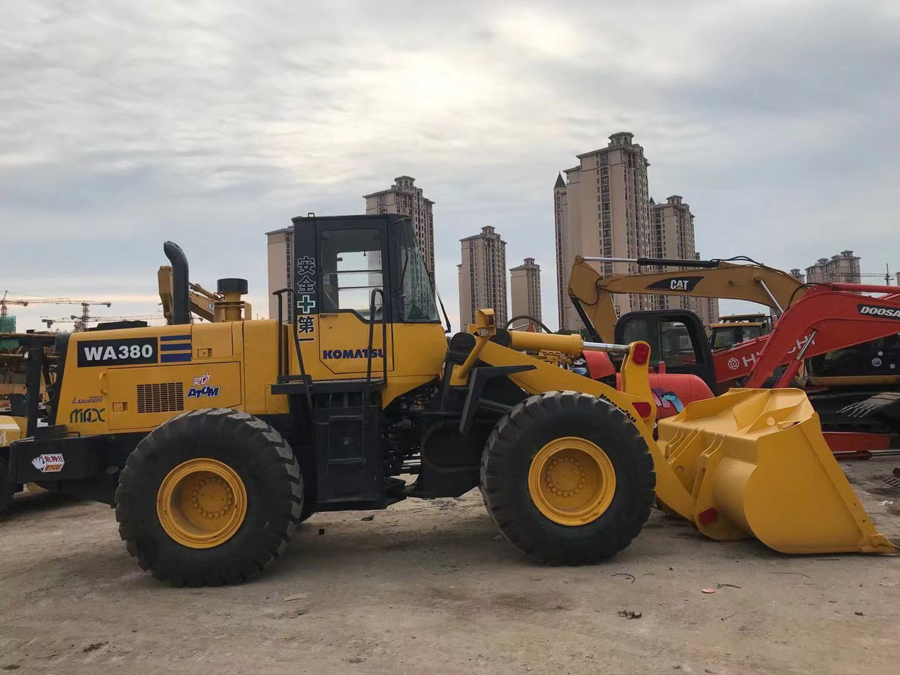 KOMATSU WA380-3 - Cargadora de ruedas: foto 3 KOMATSU WA380-3 - Cargadora de ruedas: foto 3