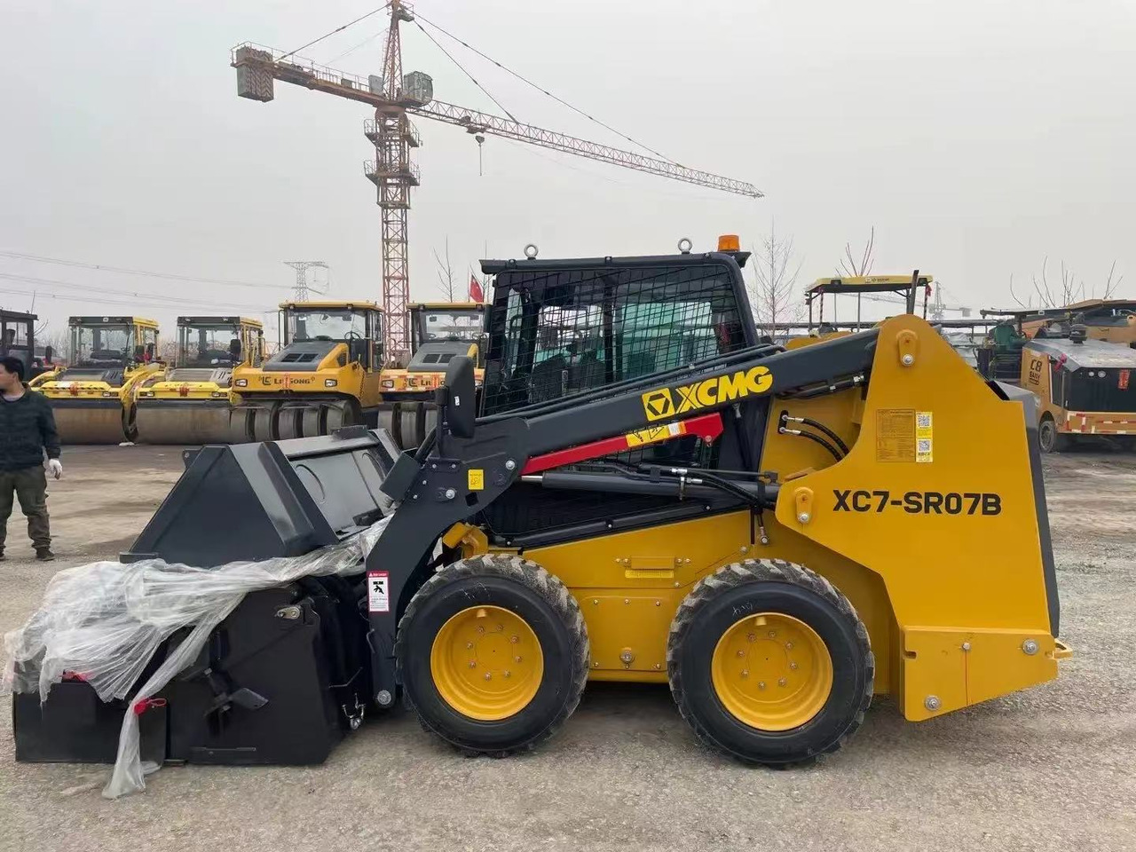 XCMG XC7-TV12 - Minicargadora: foto 1 XCMG XC7-TV12 - Minicargadora: foto 1
