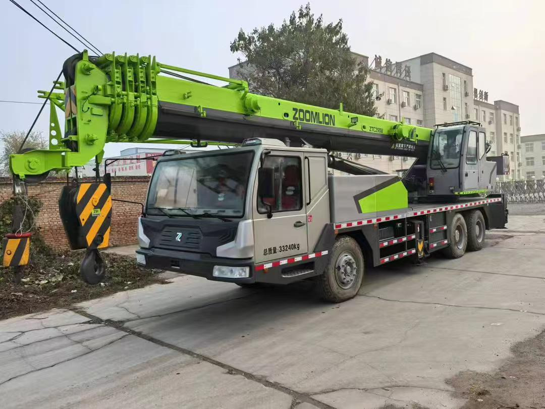 ZOOMLION ZTC250 - Autogrúa: foto 1 ZOOMLION ZTC250 - Autogrúa: foto 1