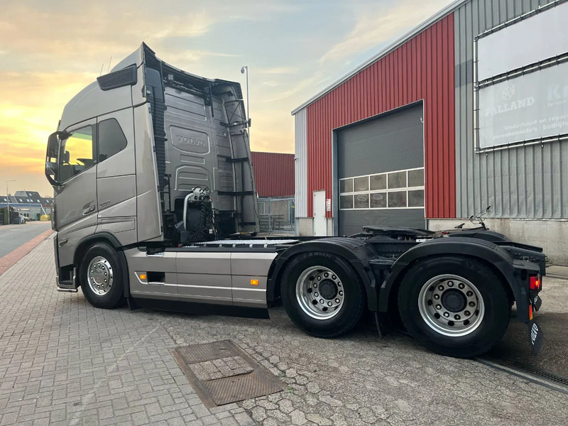 Volvo FH 16.650 FH16 6x4 - Cabeza tractora: foto 3 Volvo FH 16.650 FH16 6x4 - Cabeza tractora: foto 3