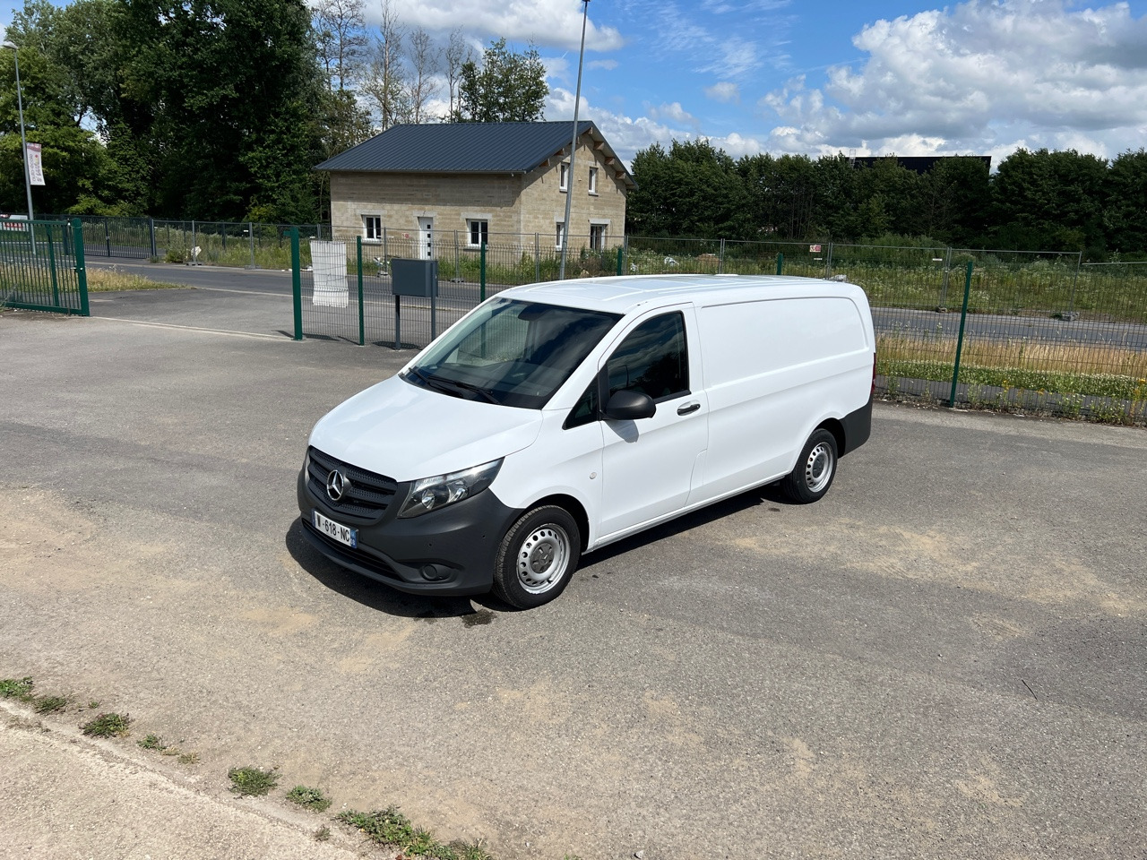MERCEDES-BENZ VITO 109 Fourgon 1.6 BlueTEC Long Utilitaire - Furgón: foto 1 MERCEDES-BENZ VITO 109 Fourgon 1.6 BlueTEC Long Utilitaire - Furgón: foto 1