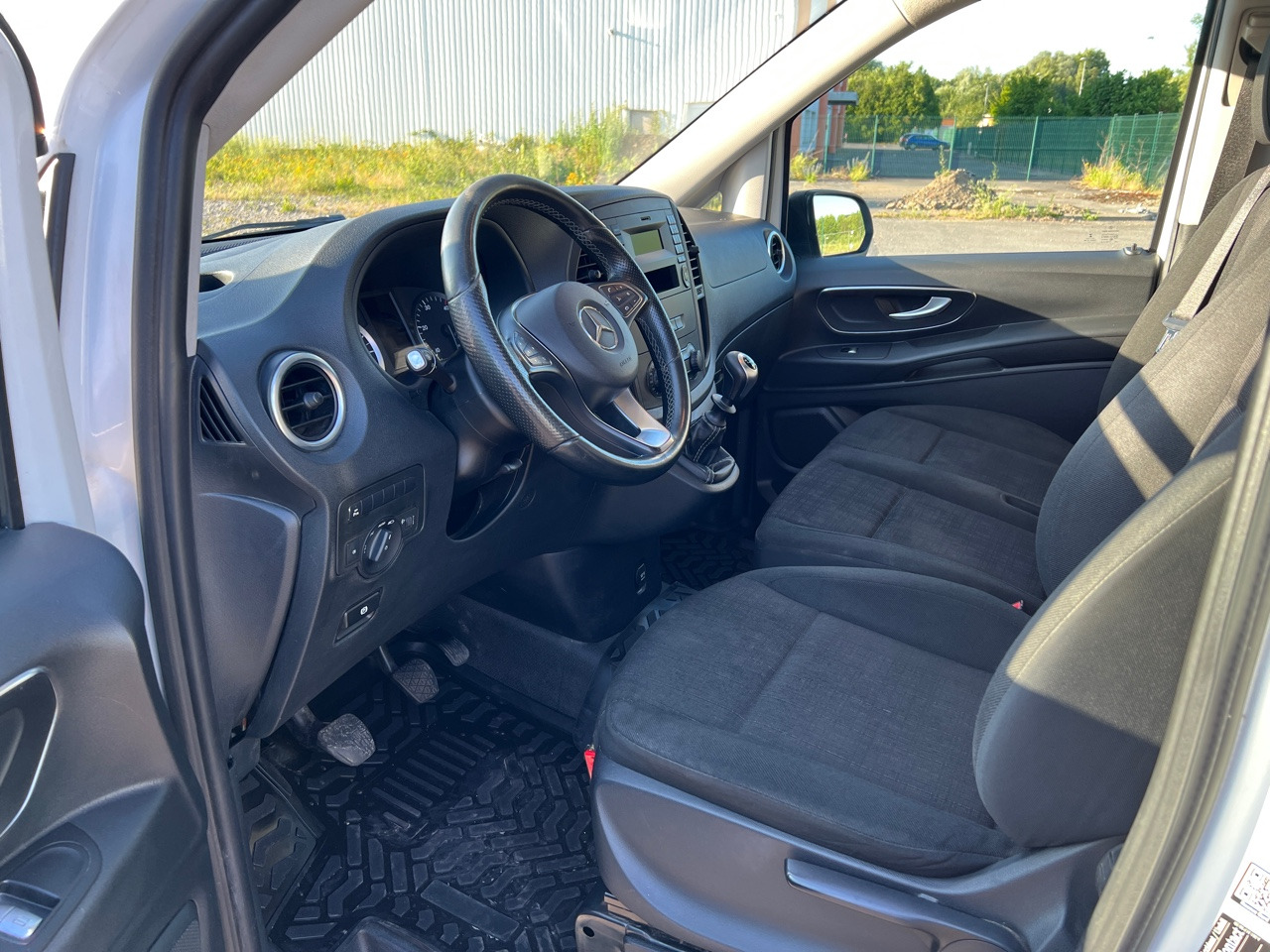 MERCEDES-BENZ VITO 109 Fourgon 1.6 BlueTEC Long Utilitaire - Furgón: foto 3 MERCEDES-BENZ VITO 109 Fourgon 1.6 BlueTEC Long Utilitaire - Furgón: foto 3