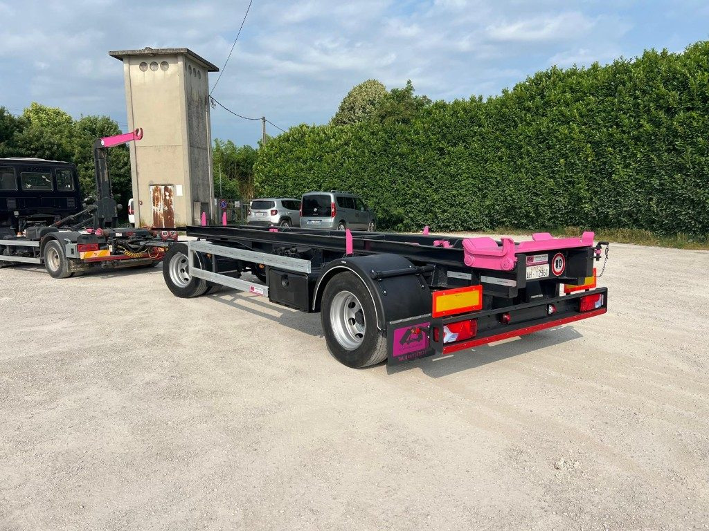 ATLAS RIMORCHIO ATLAS SCARRABILE - Remolque multilift/ Portacontenedores de cadenas: foto 1 ATLAS RIMORCHIO ATLAS SCARRABILE - Remolque multilift/ Portacontenedores de cadenas: foto 1