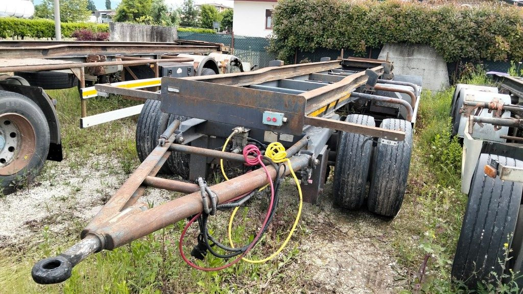 CARDI RIMORCHIO CARDI SCARRABILE PNEUMATICO - Remolque multilift/ Portacontenedores de cadenas: foto 1 CARDI RIMORCHIO CARDI SCARRABILE PNEUMATICO - Remolque multilift/ Portacontenedores de cadenas: foto 1