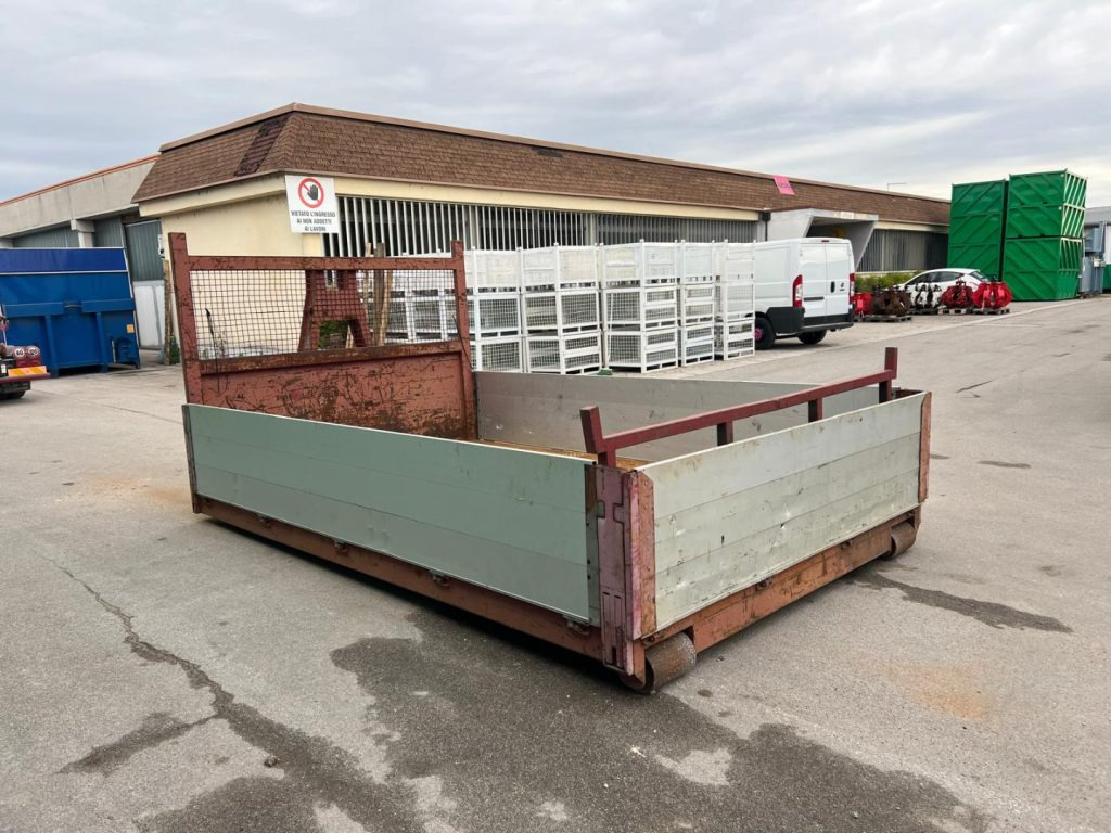 CONTAINER SCARRABILE A PIANALE CON SPONDE - Contenedor de gancho: foto 3 CONTAINER SCARRABILE A PIANALE CON SPONDE - Contenedor de gancho: foto 3