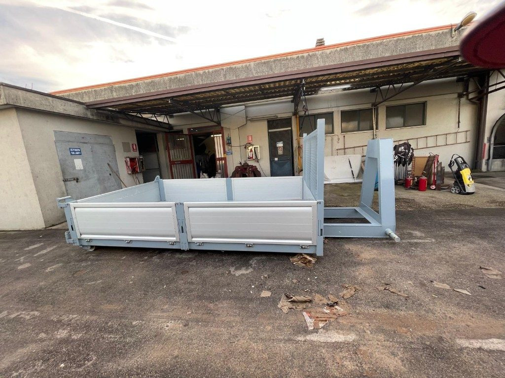 CONTAINER SCARRABILE NUOVO A PIANALE CON SPONDE - Contenedor de gancho: foto 3 CONTAINER SCARRABILE NUOVO A PIANALE CON SPONDE - Contenedor de gancho: foto 3