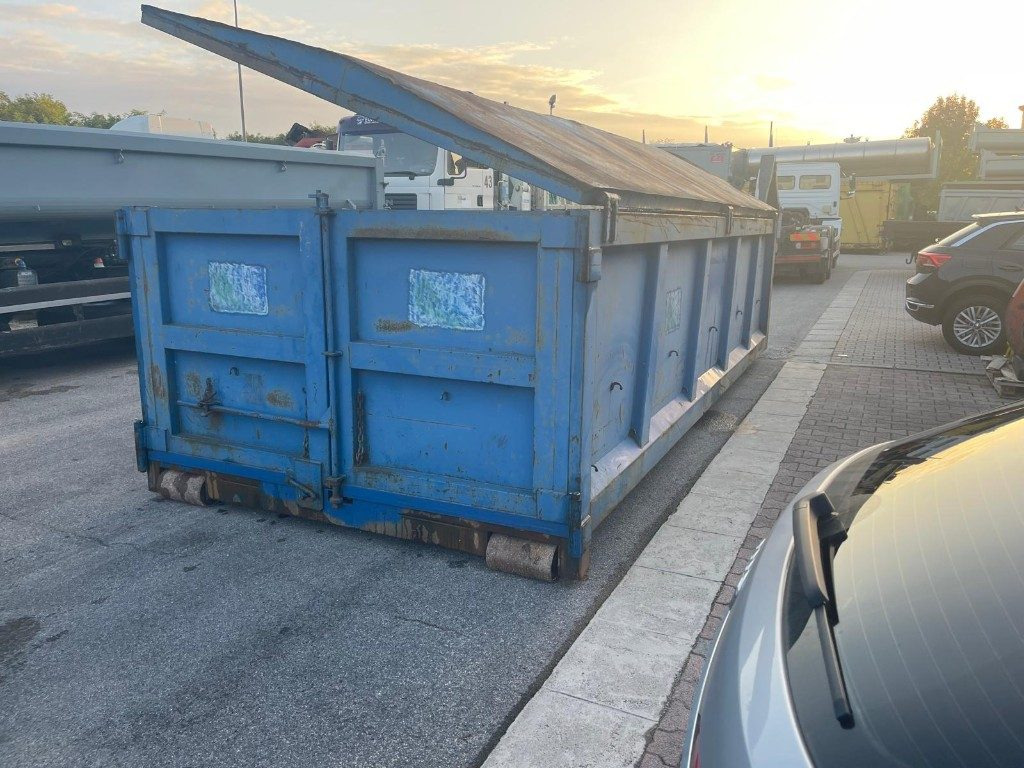 CONTAINER SCARRABILE USATO CON COPERCHIO - Contenedor de gancho: foto 3 CONTAINER SCARRABILE USATO CON COPERCHIO - Contenedor de gancho: foto 3